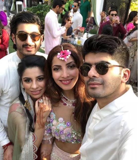 फैमिली वेडिंग में बेटी खुशी कपूर के साथ नजर आईं श्रीदेवी, देखें PHOTOS