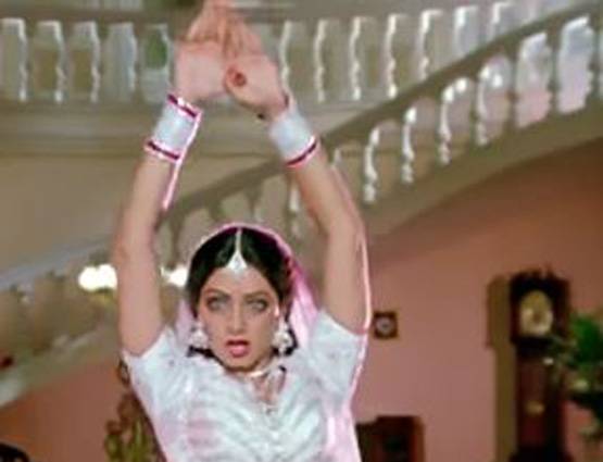 श्रीदेवी का फ़िल्मी सफर, ऐसे हवा हवाई लड़की से बन गईं जिम्मेदार 'मां'