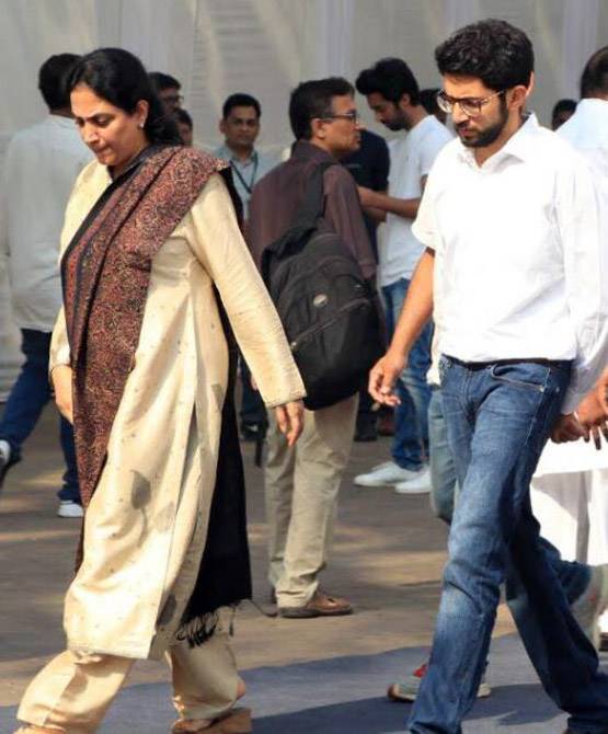 PHOTOS: श्रीदेवी को आखिरी विदाई देने पहुंचे बॉलीवुड सेलेब्स