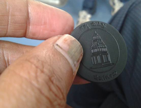 बेंगलुरु मेट्रो में लोग कर रहे ये अजीब हरकत, जानकर चौंक जाएंगे आप