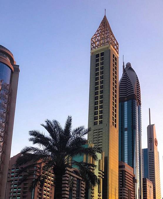 ऐसा है दुनिया का सबसे ऊंचा होटल, इसके सामने एफिल टावर भी है छोटा