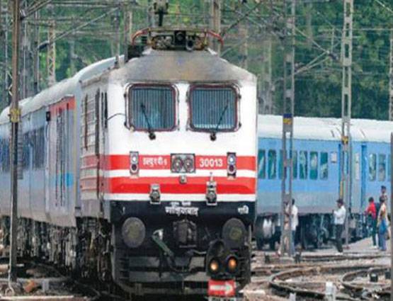 ट्रेन के बारे में बहुत कुछ बताता है ये नंबर, जानिए- इसका मतलब?