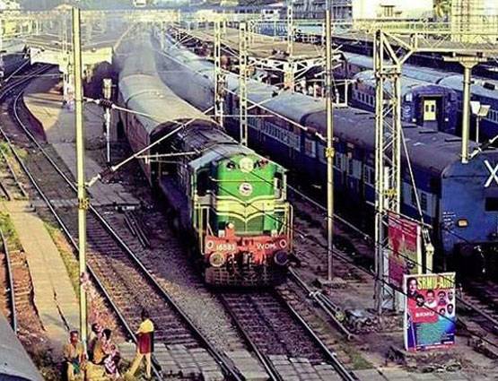 ट्रेन के बारे में बहुत कुछ बताता है ये नंबर, जानिए- इसका मतलब?