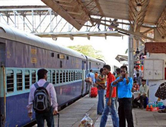 ट्रेन के बारे में बहुत कुछ बताता है ये नंबर, जानिए- इसका मतलब?