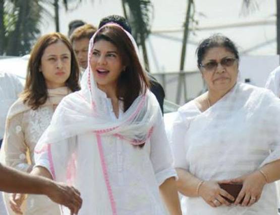 PHOTOS: श्रीदेवी को आखिरी विदाई देने पहुंचे बॉलीवुड सेलेब्स