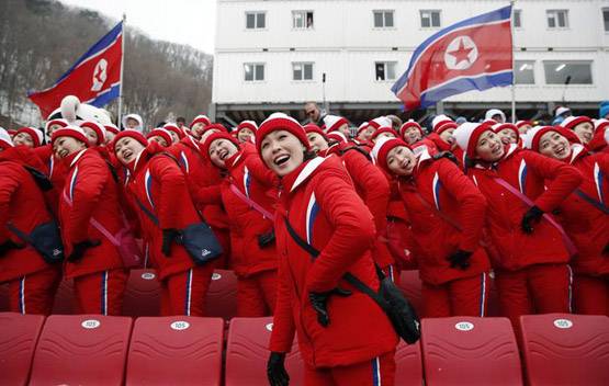 देश की खूबसूरत लड़कियों को भेजना उत्तर कोरिया की नई चाल? PICS