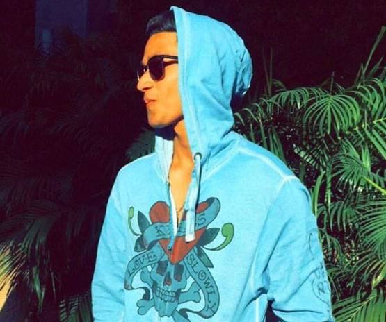 PHOTOS: ग्राउंड से बाहर ऐसा है मनजोत का अंदाज, सेल्फी के दीवाने