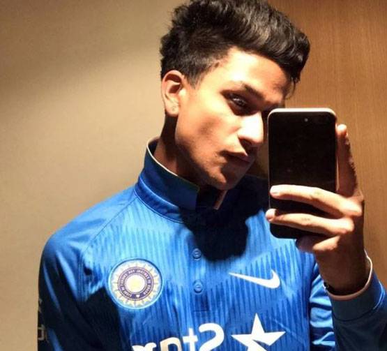 PHOTOS: ग्राउंड से बाहर ऐसा है मनजोत का अंदाज, सेल्फी के दीवाने