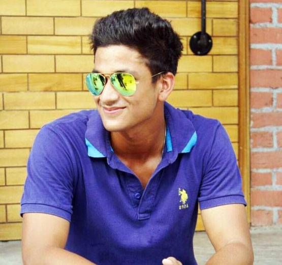 PHOTOS: ग्राउंड से बाहर ऐसा है मनजोत का अंदाज, सेल्फी के दीवाने