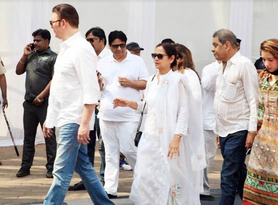 श्रीदेवी के अंतिम दर्शन: रेखा, जया बच्चन समेत पहुंचे ये सेलेब्स