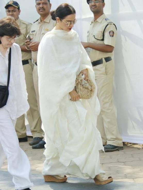 श्रीदेवी के अंतिम दर्शन: रेखा, जया बच्चन समेत पहुंचे ये सेलेब्स