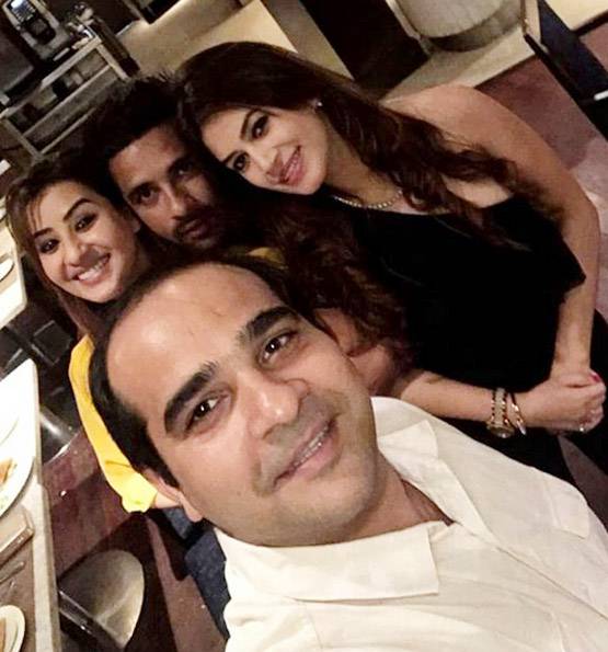 बिग बॉस में लड़ते रहे शिल्पा-विकास, अब साथ में पार्टी करते दिखे