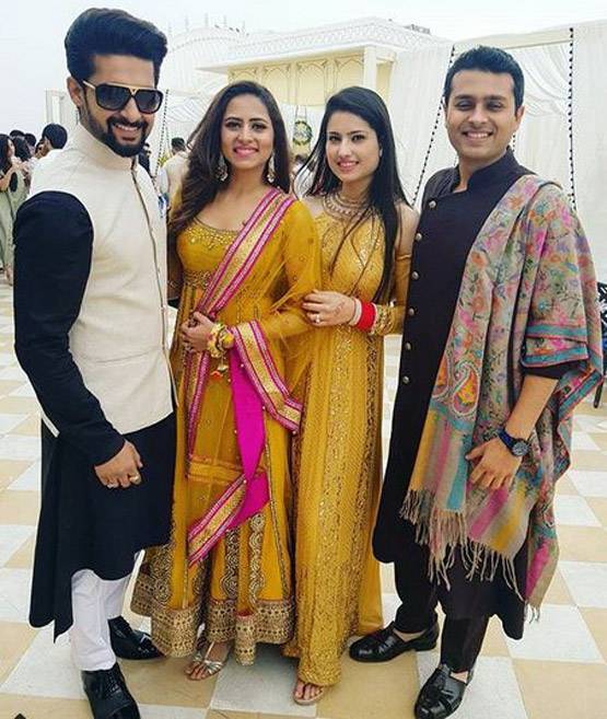 दोस्त की शादी में छाया टीवी एक्ट्रेस का स्टाइल, दिखा Gorgeous लुक