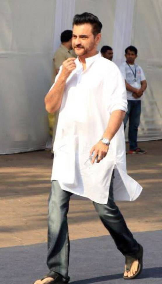 सुनहरी लाल साड़ी में लिपटकर जाएंगी सुहागन श्रीदेवी, PHOTOS