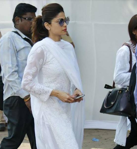 श्रीदेवी के अंतिम दर्शन: रेखा, जया बच्चन समेत पहुंचे ये सेलेब्स