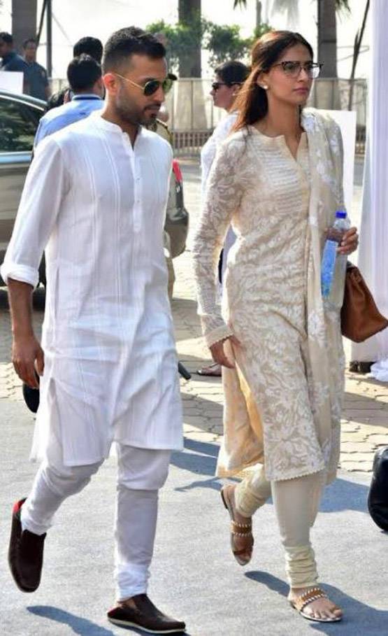 PHOTOS: श्रीदेवी को आखिरी विदाई देने पहुंचे बॉलीवुड सेलेब्स