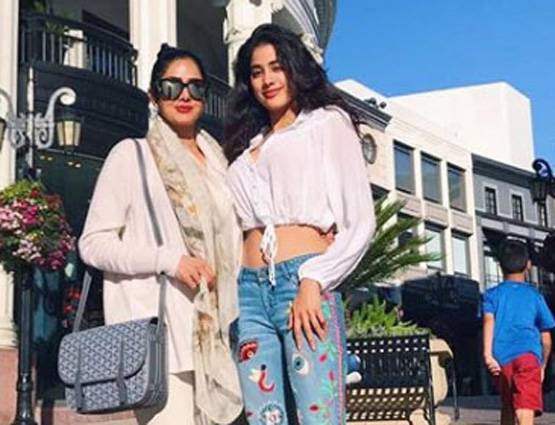 देखें PHOTOS: जब PAK एक्टर्स को यादकर रोई थीं श्रीदेवी