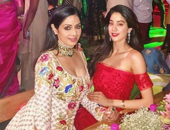 देखें PHOTOS: जब PAK एक्टर्स को यादकर रोई थीं श्रीदेवी