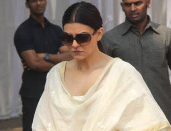 PHOTOS: श्रीदेवी को आखिरी विदाई देने पहुंचे बॉलीवुड सेलेब्स