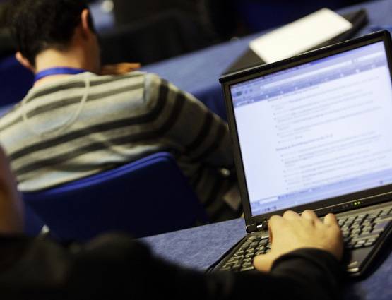 Facebook के साथ घर बैठे करें कमाई, ये है पूरी प्रोसेस