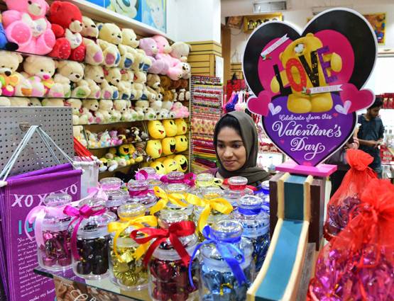 वेलेंटाइन डे पर इस हिन्दू फ्रन्ट ने कराई गधे-कुत्ते की शादी, PICS