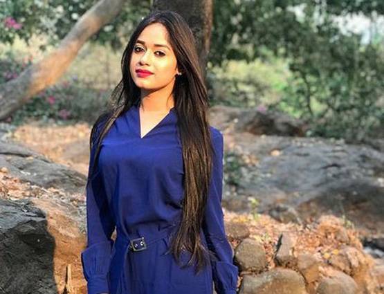 किसिंग कंट्रोवर्सी पर झुके मेकर्स, अब एक्ट्रेस को नहीं करने होंगे ये सीन