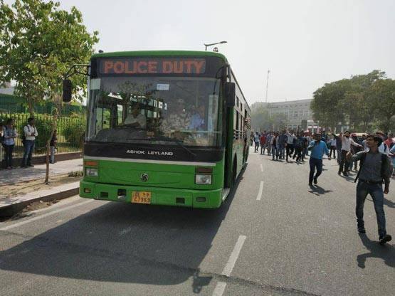 दिल्ली पहुंचे SSC परीक्षार्थी, सरकार के खिलाफ उग्र प्रदर्शन