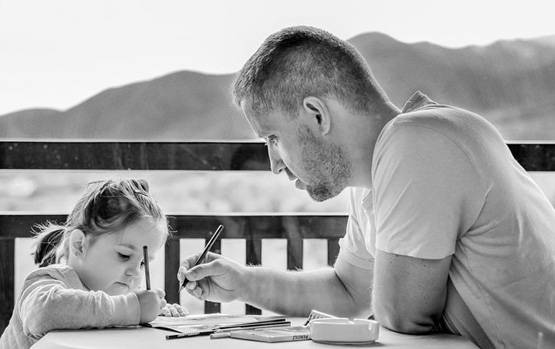 बच्चे को समझदार बनाना चाहते हैं तो कभी ना करें ये 12 गलतियां!