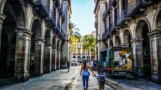 बच्चे को समझदार बनाना चाहते हैं तो कभी ना करें ये 12 गलतियां!