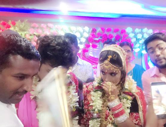 भोजपुरी सिंगर पवन सिंह ने ऐसे रचाई शादी, देखें पूरा एलबम