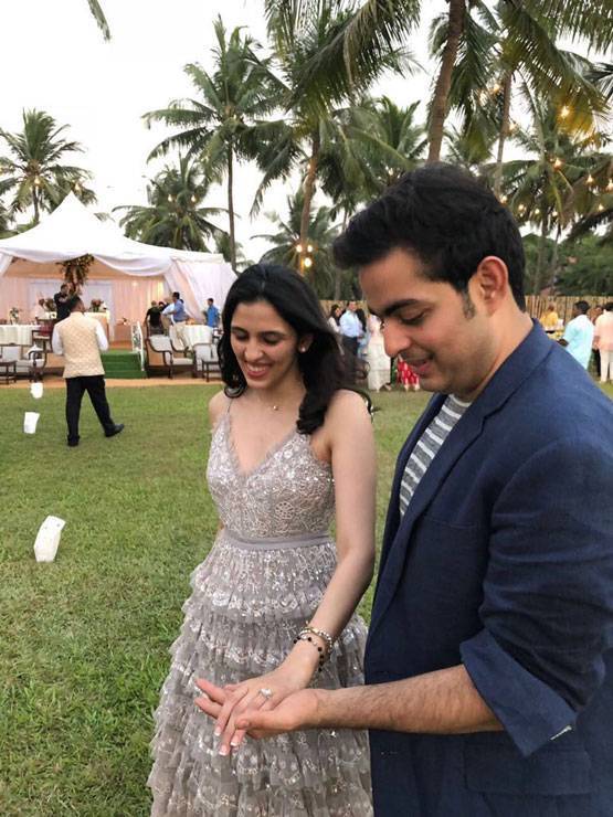 ये हैं अंबानी की मंगेतर श्लोका, जानें कैसा है इनके पिता का 'साम्राज्य'