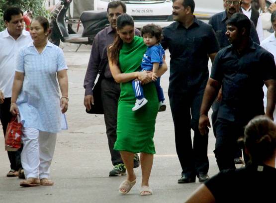PHOTOS: तैमूर को गोद में लेकर यूं शूटिंग के लिए पहुंचीं करीना