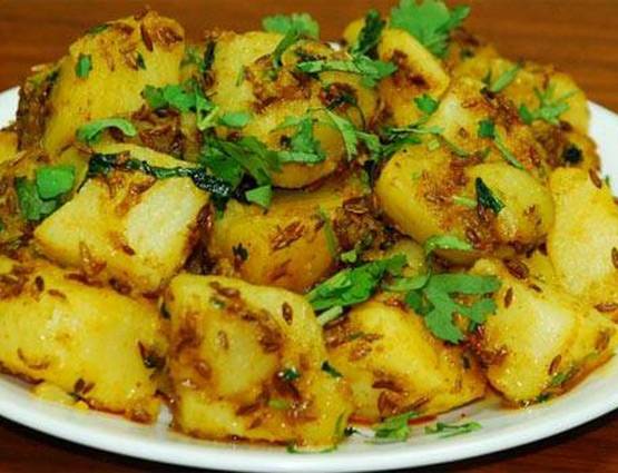 दोबारा गर्म करके कभी ना खाएं ये चीजें, सेहत के लिए है खतरनाक