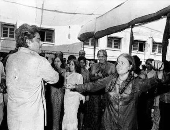 राजकपूर के घर होती थी सबसे मशहूर होली, कभी नहीं आए देव आनंद