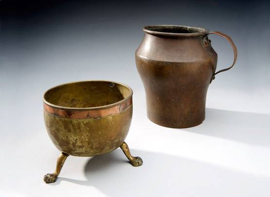 रोज सुबह इस बर्तन में रखा पानी पिएं, कभी नहीं होगी पेट की समस्या