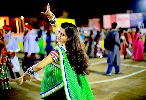 जानें, नवरात्र में किस दिन किस रंग के कपड़े पहनना होता है शुभ