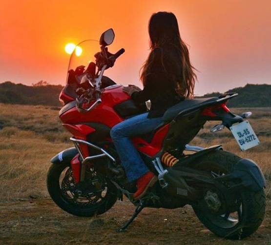 काजोल से कितनी जुदा है छोटी बहन तनीषा, तस्वीरों में देखें