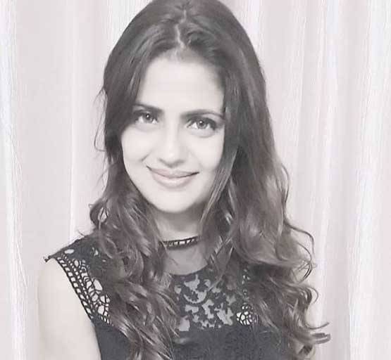 इश्कबाज की एक्ट्रेस ने बचपन के दोस्त से रचाई शादी, देखें  PHOTOS