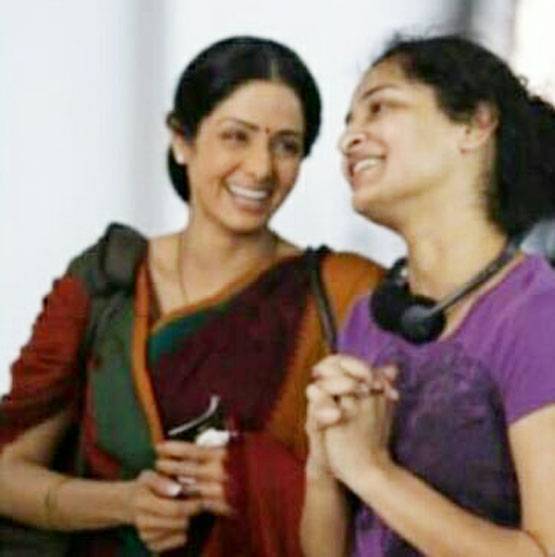 सोशल मीडिया पर मां श्रीदेवी के साथ ऐसे हो रही है जाह्नवी की तुलना