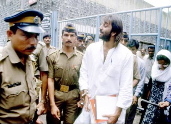 संजय दत्त का खुलासा- मां की मौत पर 3 साल बाद फूट-फूटकर रोया था