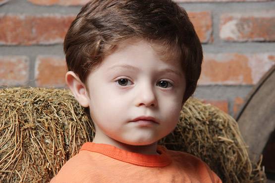 आपका बच्चा बिल्कुल नहीं सुनता आपकी बात तो अपनाएं ये तरीके