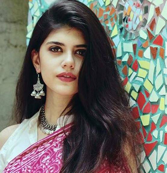 कौन है सुशांत की ये नई हीरोइन? हॉलीवुड मूवी के रीमेक में बनेगी जोड़ी