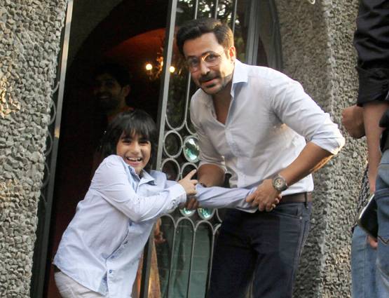 आलिया की कजिन की हुई सगाई, बेटे संग पहुंचे इमरान हाशमी