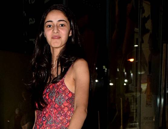 बेस्ट फ्रेंड से मिलने पहुंचीं चंकी पांडे की बेटी, सुहाना थीं गायब