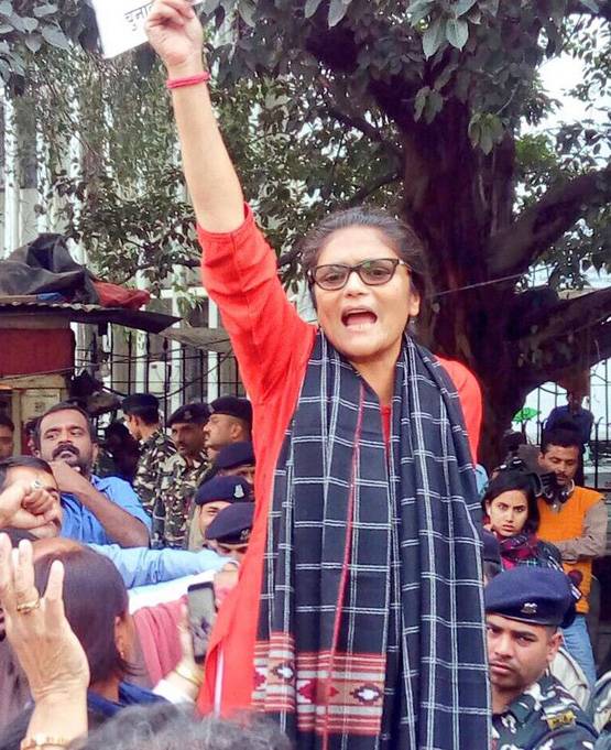 संसद में जोर से गूंजते हैं कांग्रेस की इस महिला सांसद के नारे