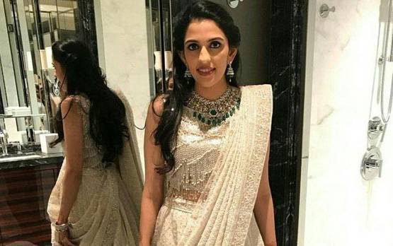 मुंबई में इस तारीख को हो सकती है अंबानी के बेटे आकाश की शादी