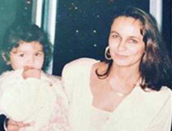 Unseen Photos: 25 साल की हुईं आल‍िया, मां ने शेयर की बचपन की तस्वीरें