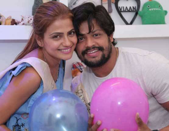 इश्कबाज की एक्ट्रेस ने बचपन के दोस्त से रचाई शादी, देखें  PHOTOS