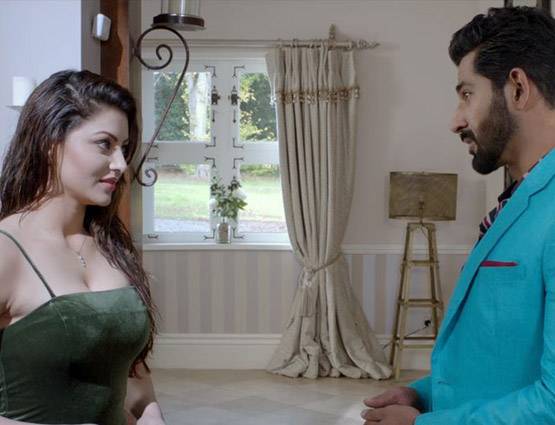 बेहद बोल्ड है Hate story 4 , बेडरूम सीन में दिखीं उर्वशी रौतेला