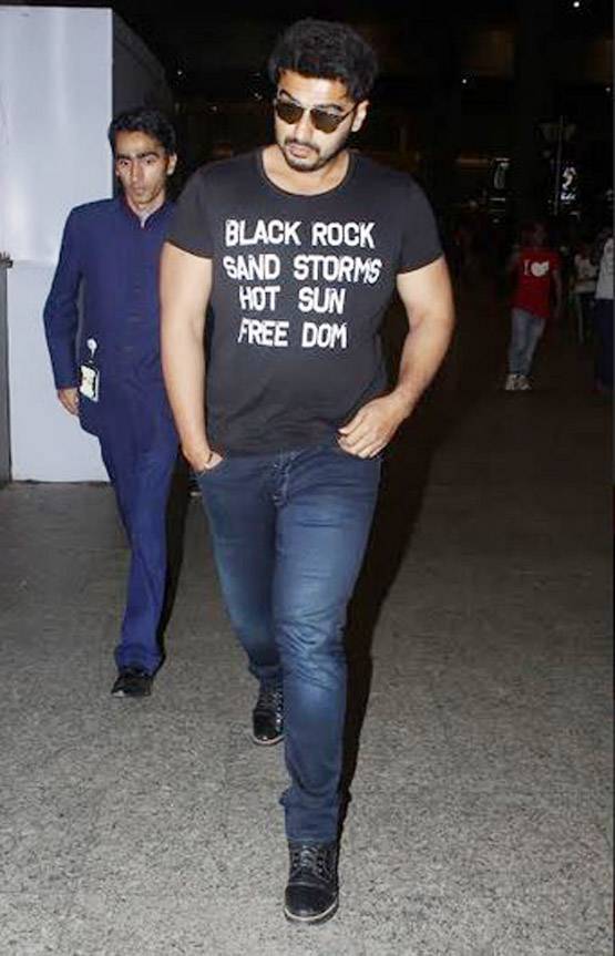 प्रियंका के एयरपोर्ट लुक के आगे फीके पड़े स्टार्स, देखें PHOTO